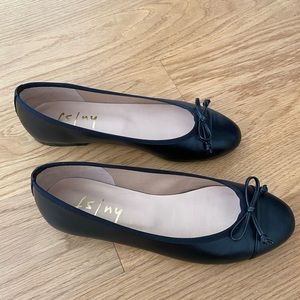 *Classic black leather ballet flats, French Sole*